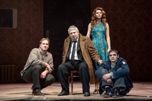 Спектакль «Старший сын»