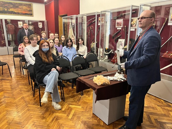 Экскурсия «Белые перчатки»