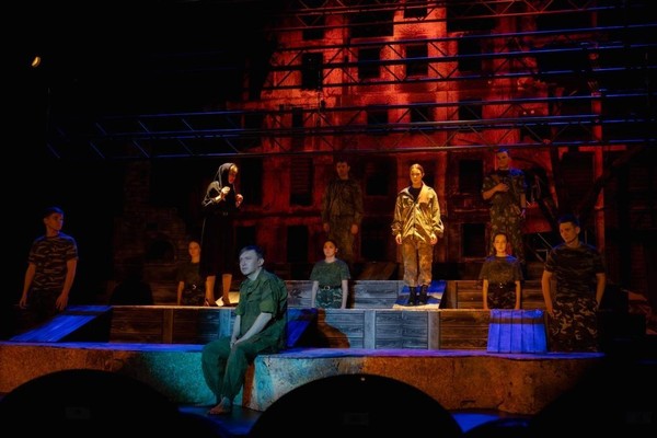 Спектакль «Солнце над моим Донбассом»