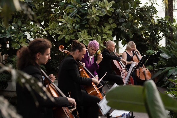 Магия свечей. Рок-хиты на виолончелях в оранжерее