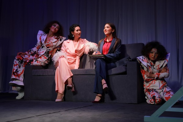 Спектакль «Две женщины»