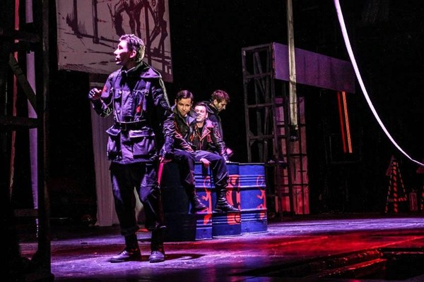 Спектакль «451 градус по Фаренгейту»