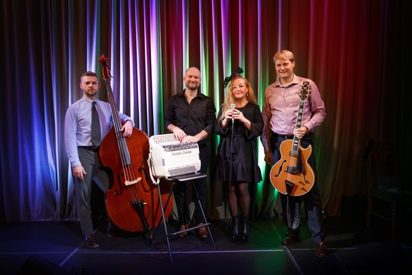 Французские шлягеры с Катрин Лорио, Сергеем Петровым и ансамблем Chanson Defile