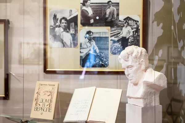 Лекция «О непростой жизни простых людей»