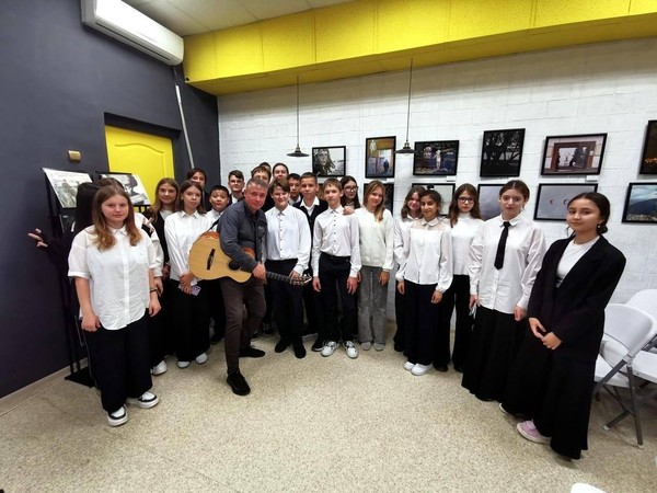 Творческая встреча с тюменскими исполнителями бардовской песни «Поем вместе!»