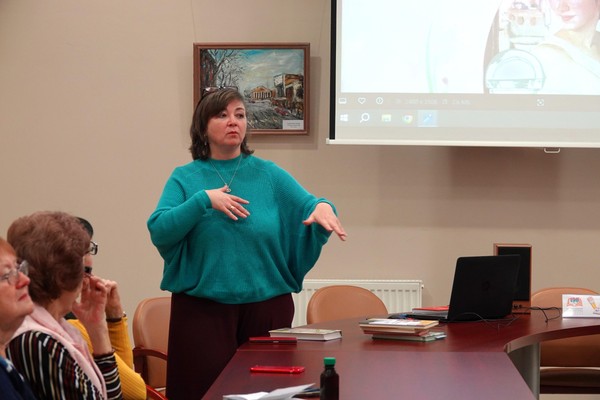 Клуб «Дамское счастье». «Домострой», или история семейного воспитания в России