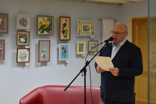 Презентация новой книги стихов Юрия Пчелинцева