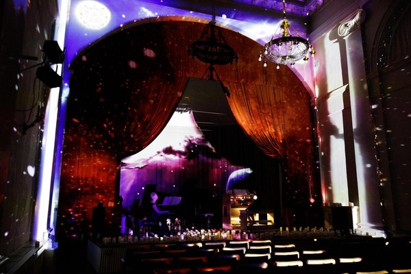 Иммерсивный концерт «Мировые рок-хиты»