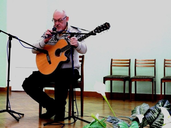 Песенный моноспектакль композитора Олега Пожарского «Это какая улица?»