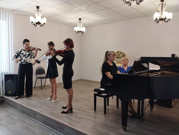 Концерт «23+8»