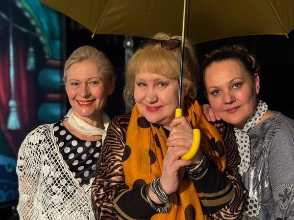 Спектакль «Жили у мамы три бабушки»