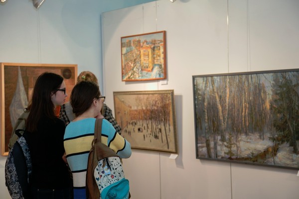 Выставка, посвященная 55-летию Йошкар-Олинского художественного училища