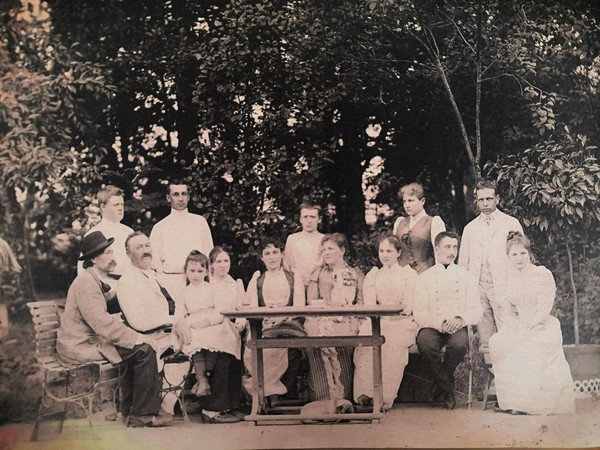 Фотовыставка «Машина времени»