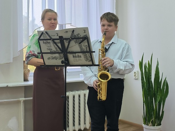 Открытый урок «Работа над штрихами в классе флейты и саксофона»