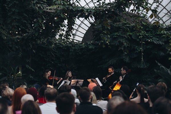 Магия свечей. Итальянские саундтреки: Эйнауди, Морриконе, Рота в оранжерее