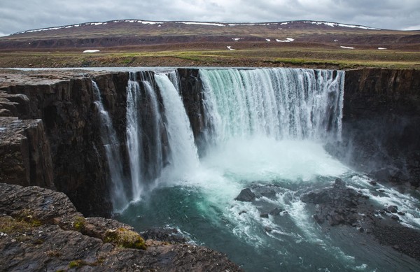 Выставка «Широка страна моя родная»