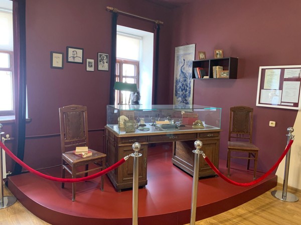 Экспозиция Дома-музея Ильи Сельвинского