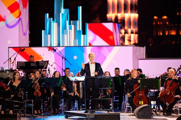 Хиты 90-х и 2000-х