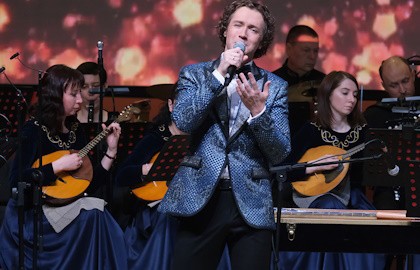 Эти глаза напротив