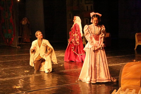 Спектакль «Ханума»