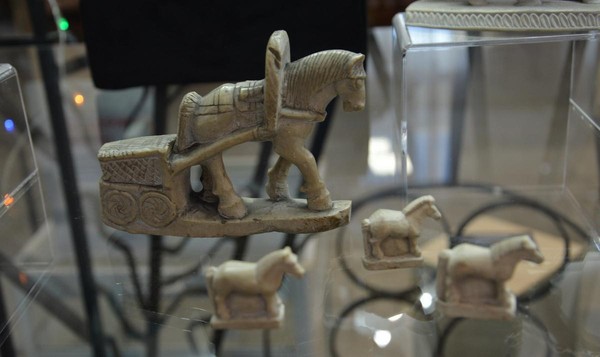 Выставка «Символ года — лошадь»