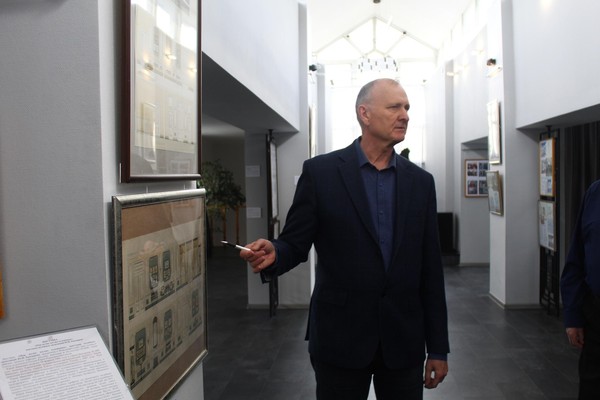 «По России с этюдником»