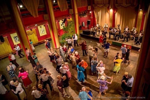 Вечер отдыха «Танцуем под духовой оркестр»