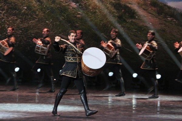 Открытый урок «Акробатика в народном танце»