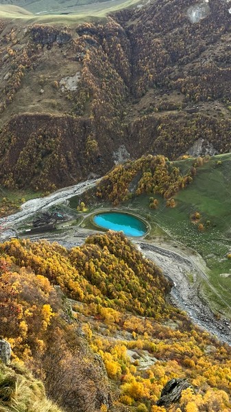 Из Тбилиси — в сказочный Казбеги