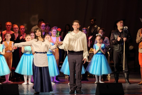 Литературно-музыкальная программа«Средь шумного бала»