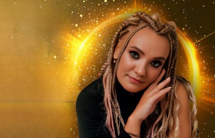 Женя Белоусова