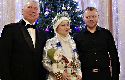 А снег идёт