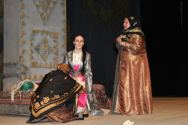 Спектакль «Любовь и слезы»