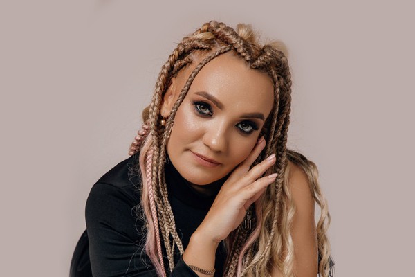 Женя Белоусова