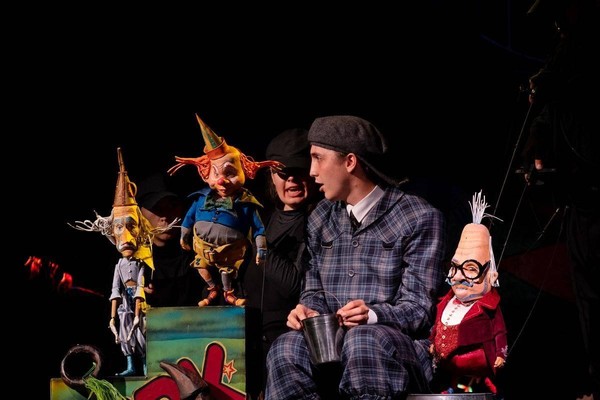 Спектакль «Цирк, или Кукольное представление на земле и под водой»