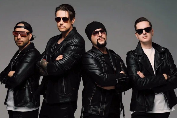 Назад в будущее: мировые хиты 80–90-х с группой Retromania