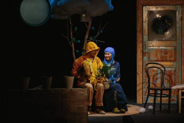 Спектакль «Как птичка упала с неба»