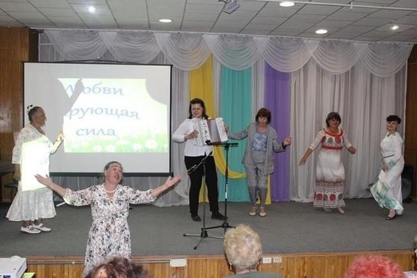 Ретровечер «По волнам памяти»