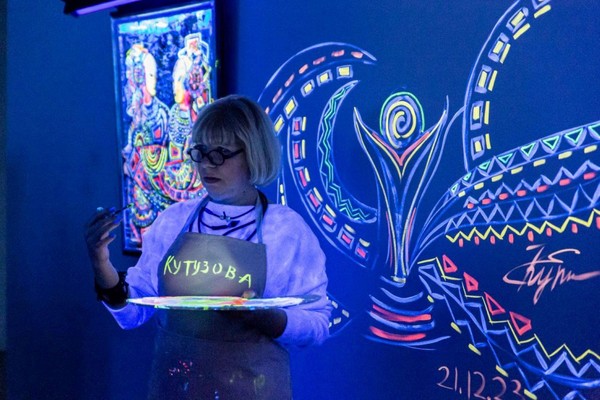 Встреча с автором проекта «АРТ Квест» Еленой Кутузовой и экскурсия по выставке «Энергия света»