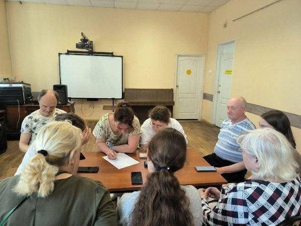 Клуб веселых и начитанных