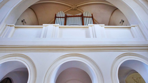 Орган и саксофон при свечах: Времена года и топ-10