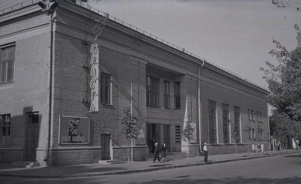 Тематическая беседа «Кинотеатр «Юность»