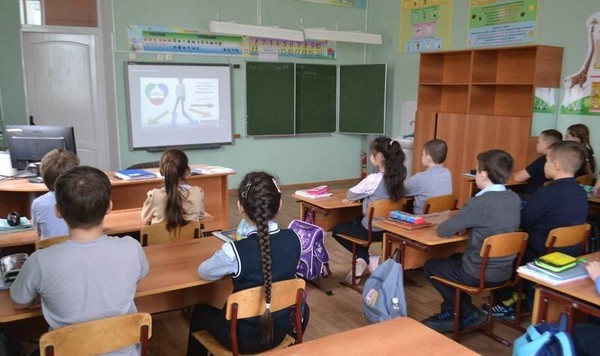 Информационный час «Чудесный мир открытий»