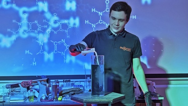 Химия против Физики