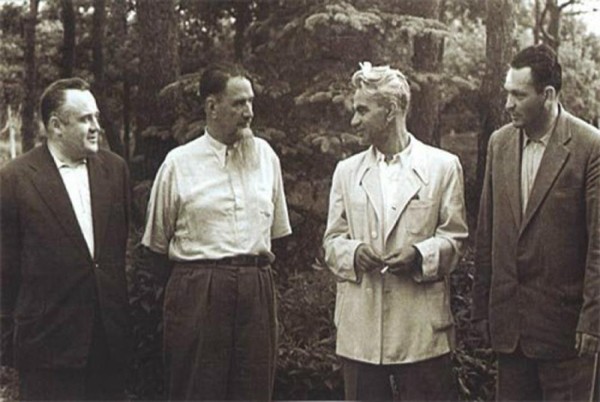 Теоретик космических трасс