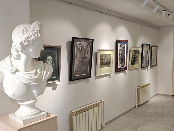 Выставка «Чёрно-белые истории»