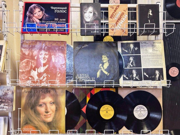 Выставка нотно-музыкальных изданий «Чарующий голос»