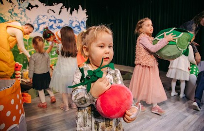 Our lovely garden («Наш весёлый огород» на английском языке)