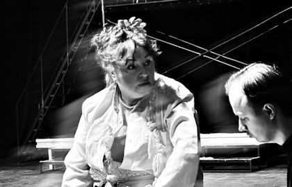 Весёлая женщина