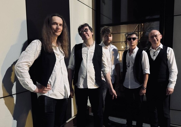 Stone Shades: Rolling Stone Party